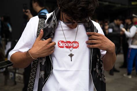 supreme louis vuitton price